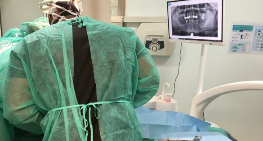 Clinical practice on patients of the Implant-Prosthesis Master